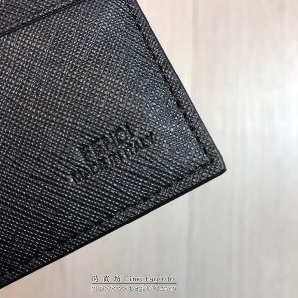 FENDI短夾錢包 19年春夏季最新手包 小摔牛皮 芬迪對折錢包  fdz2139